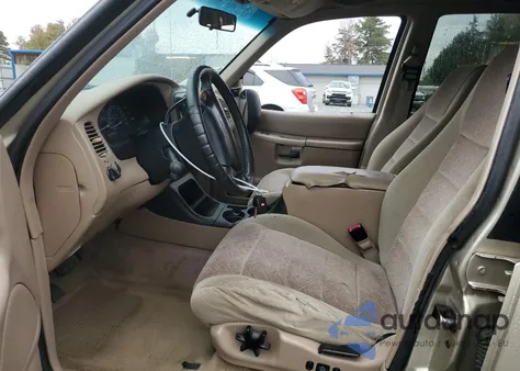 2000 Ford Explorer Xlt from USA, damaged, VIN 1FMZU63X5YUB61399